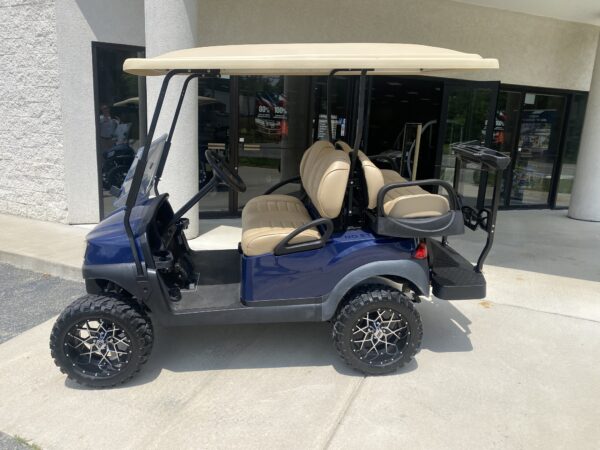 2020 Club Car Lifted Electric 4-pass - Blue - Image 2