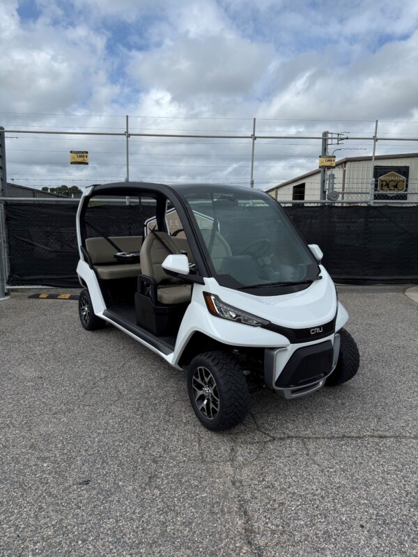 *****STREET LEGAL***** 2026 Club Car Lithium CRU - Metallic Pearl White