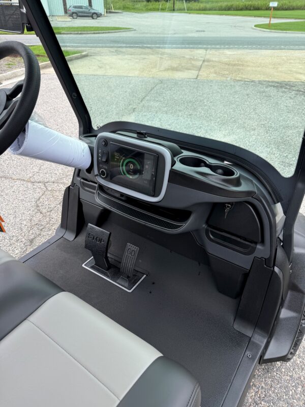 *****STREET LEGAL***** 2026 Club Car LSV Onward Lifted - Signature Silver - Image 2