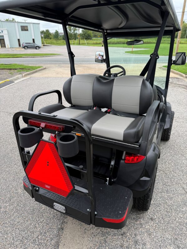 *****STREET LEGAL***** 2026 Club Car LSV Onward Lifted - Signature Silver - Image 4