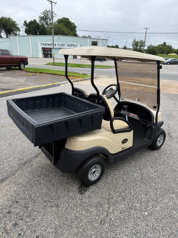 2025 Club Car Tempo Gas Utility - Beige - Image 4