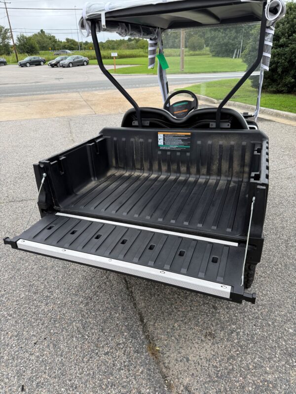 2025 Club Car XRT 800E - Green - Image 3